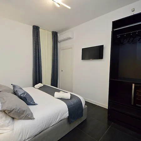 Quarantotto Apartment *