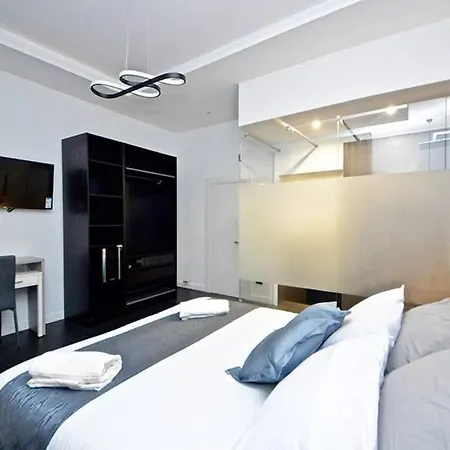 Quarantotto Apartment *